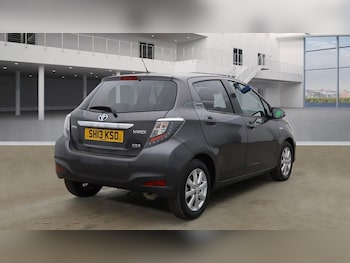 Used Toyota Yaris 2013 for sale - 76469977: Photo