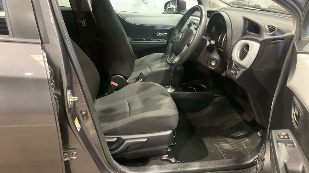 Used Toyota Yaris 2013 for sale - 76469977: Photo 9