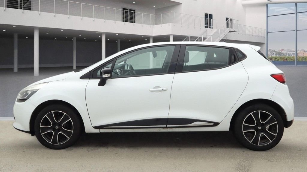 Used Renault Clio 2015 for sale - 77666982: Photo 10