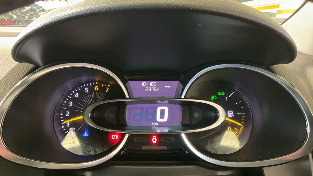 Used Renault Clio 2015 for sale - 77666982: Photo 14