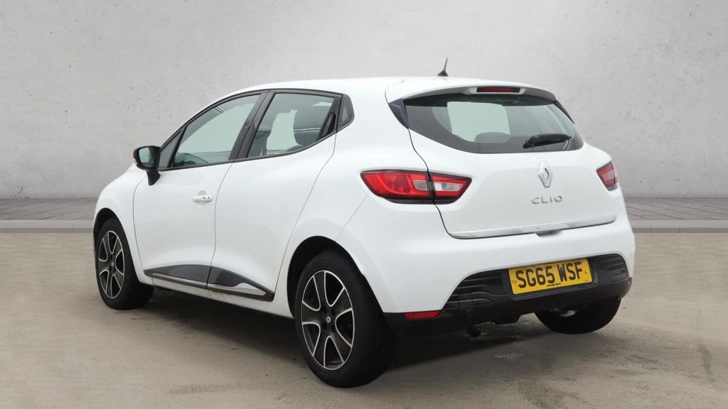 Used Renault Clio 2015 for sale - 77666982: Photo 2