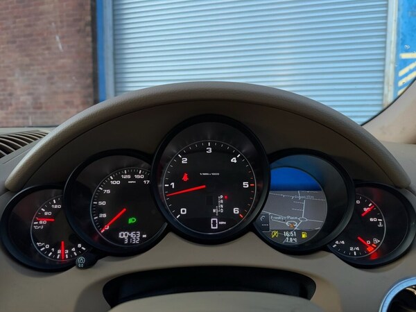 Used Porsche Cayenne 2013 for sale - 75515820: Photo 23