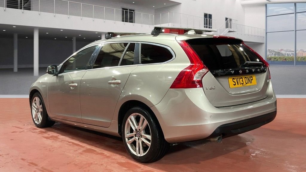 Used Volvo V60 2013 for sale - 77967075: Photo 9