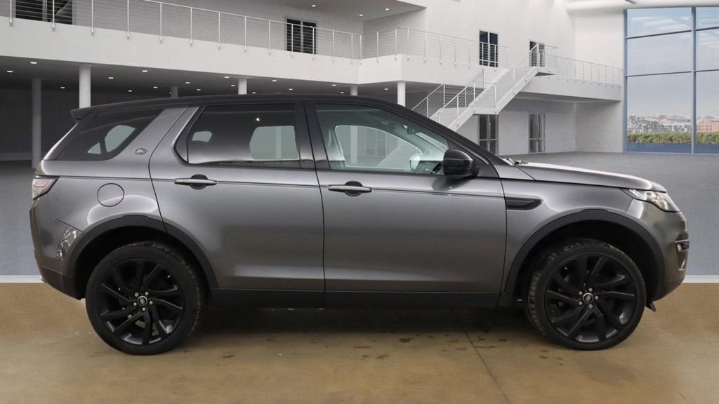 Used Land Rover Discovery Sport 2017 for sale - 77642187: Photo 5