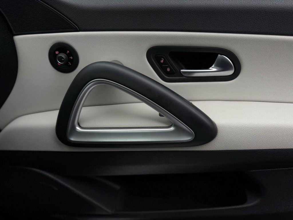 Used Volkswagen Scirocco 2017 for sale - 77327615: Photo 17