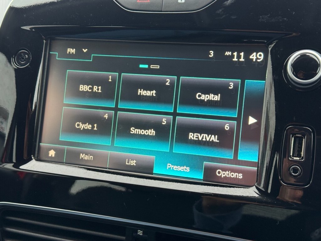 Used Renault Clio 2017 for sale - 76934530: Photo 12