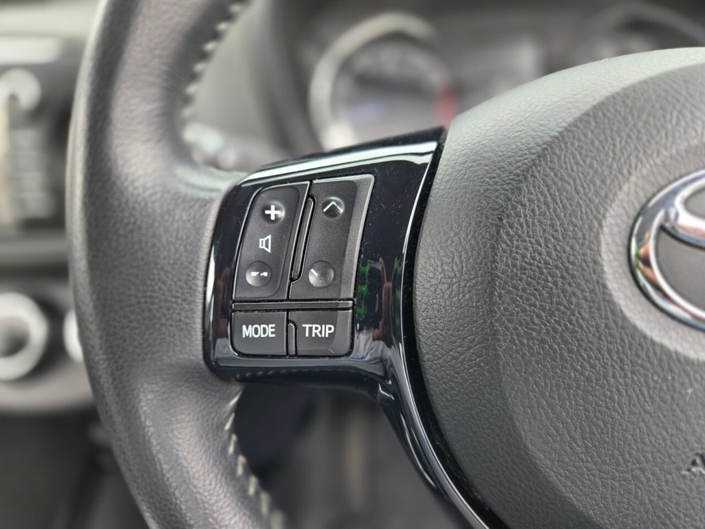 Used Toyota Yaris 2018 for sale - 76841024: Photo 14