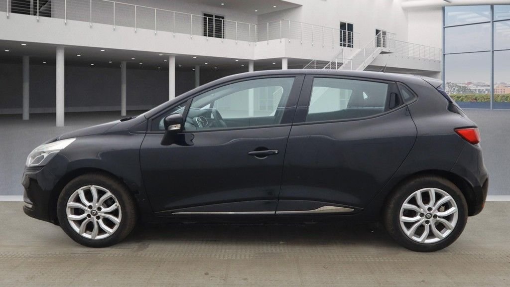 Used Renault Clio 2016 for sale - 77976342: Photo 6