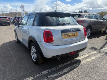 Used MINI Hatch 2016 for sale - 79120837: Photo