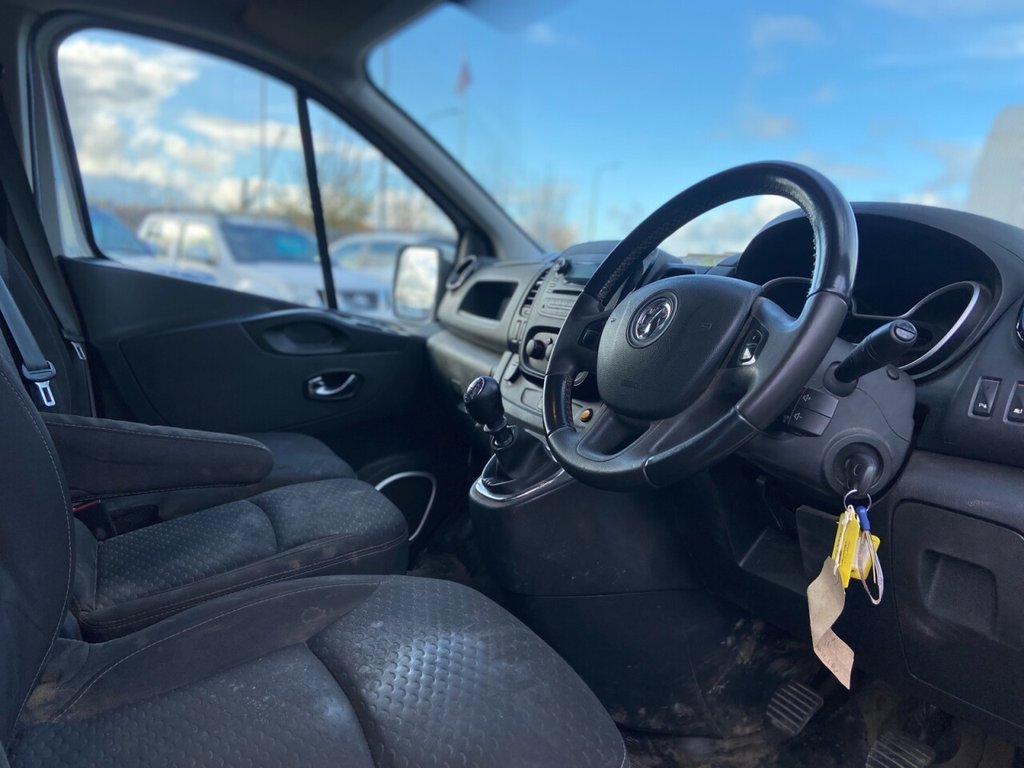 Used Vauxhall Vivaro 2015 for sale - 77436617: Photo 12
