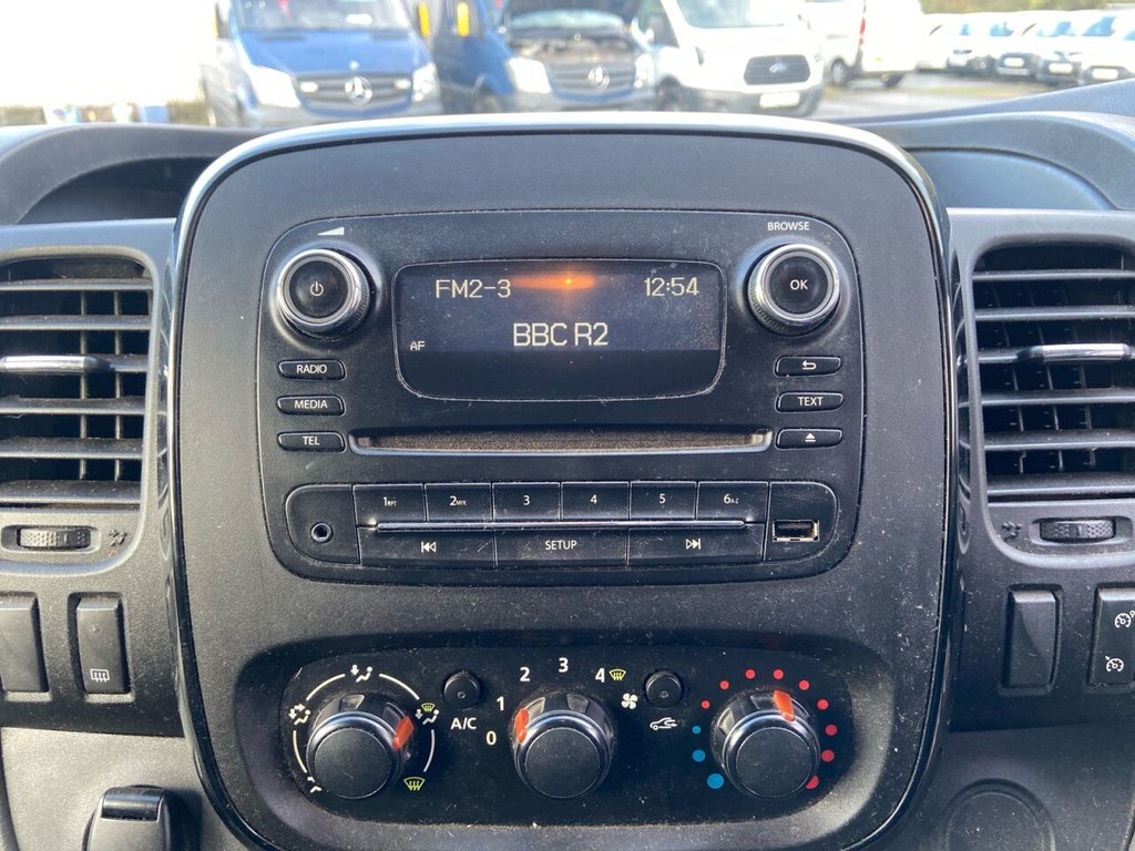 Used Vauxhall Vivaro 2015 for sale - 77436617: Photo 18