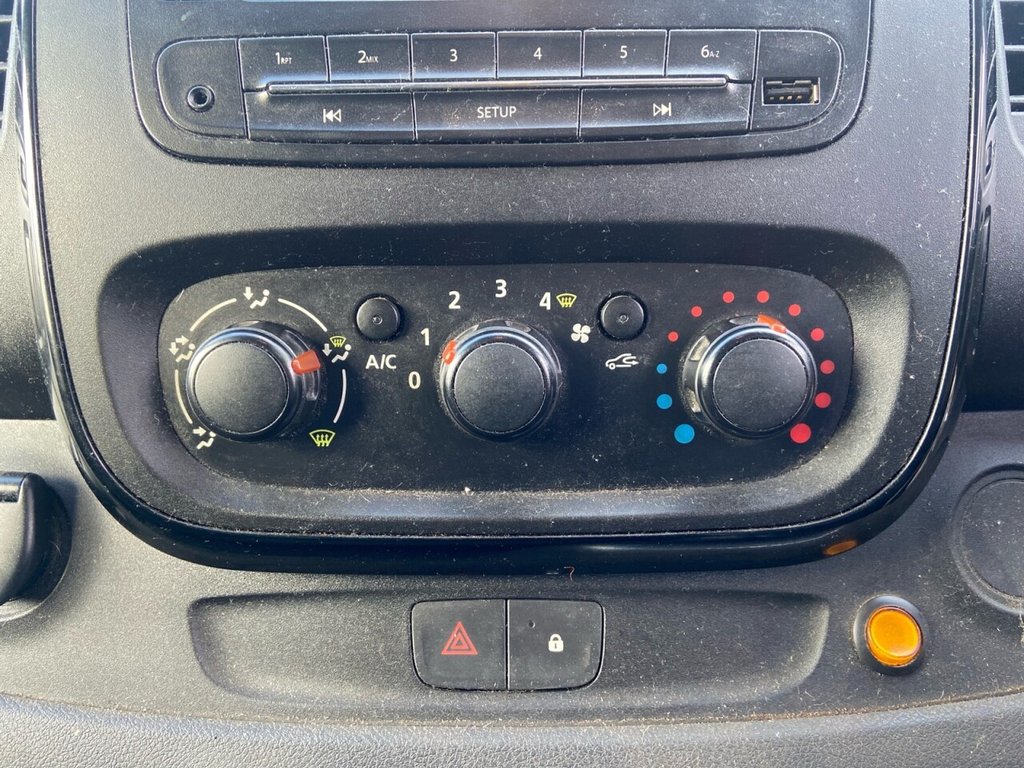 Used Vauxhall Vivaro 2015 for sale - 77436617: Photo 19