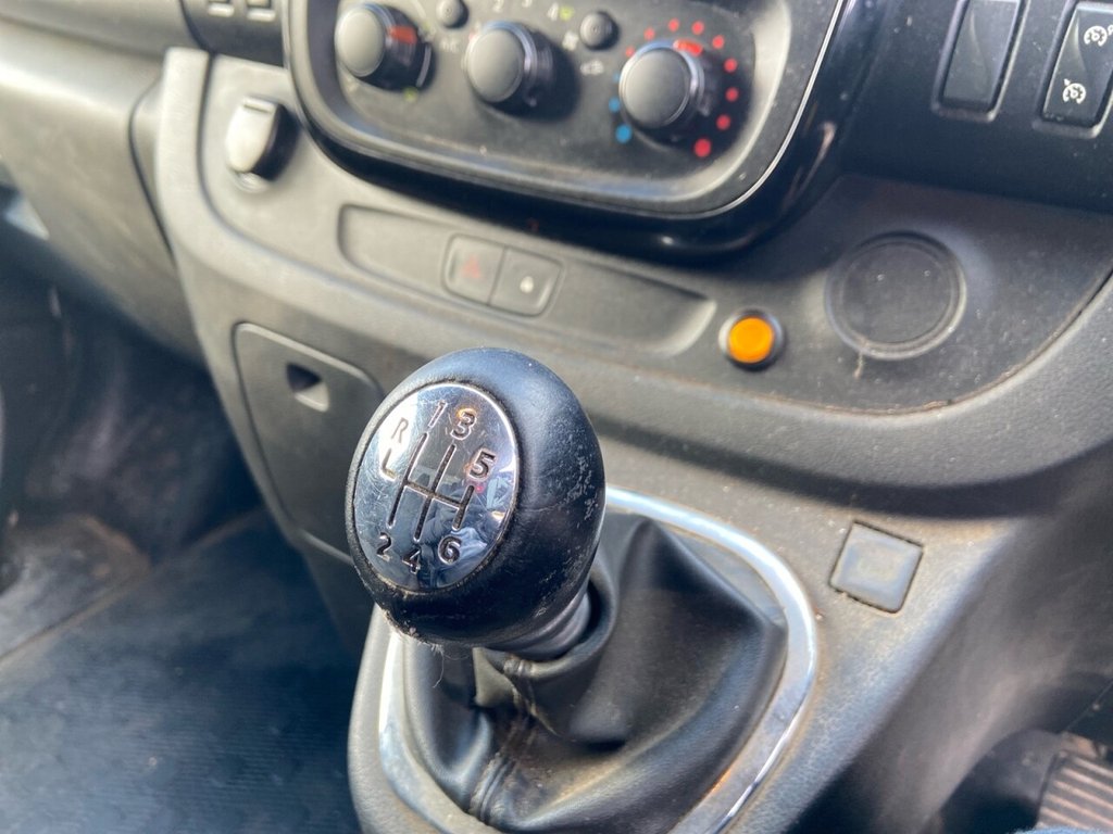Used Vauxhall Vivaro 2015 for sale - 77436617: Photo 21