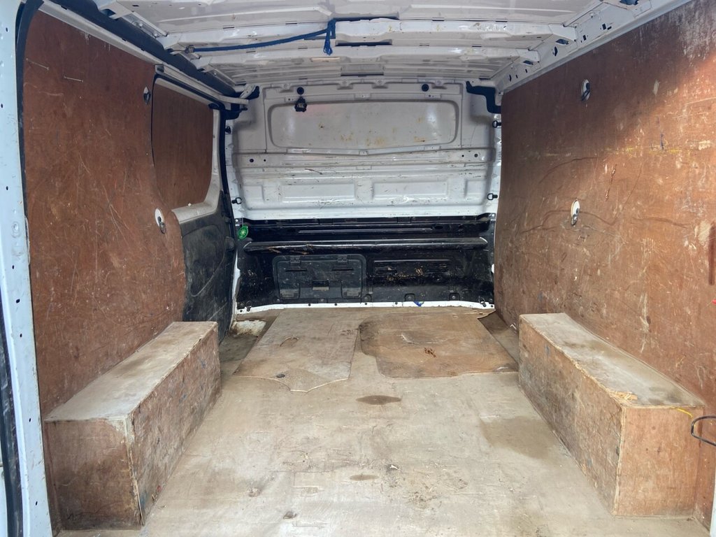 Used Vauxhall Vivaro 2015 for sale - 77436617: Photo 22