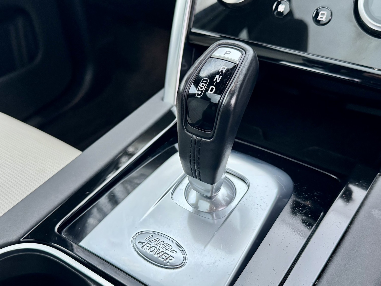 Used Land Rover Discovery Sport 2022 for sale - 76784978: Photo 10