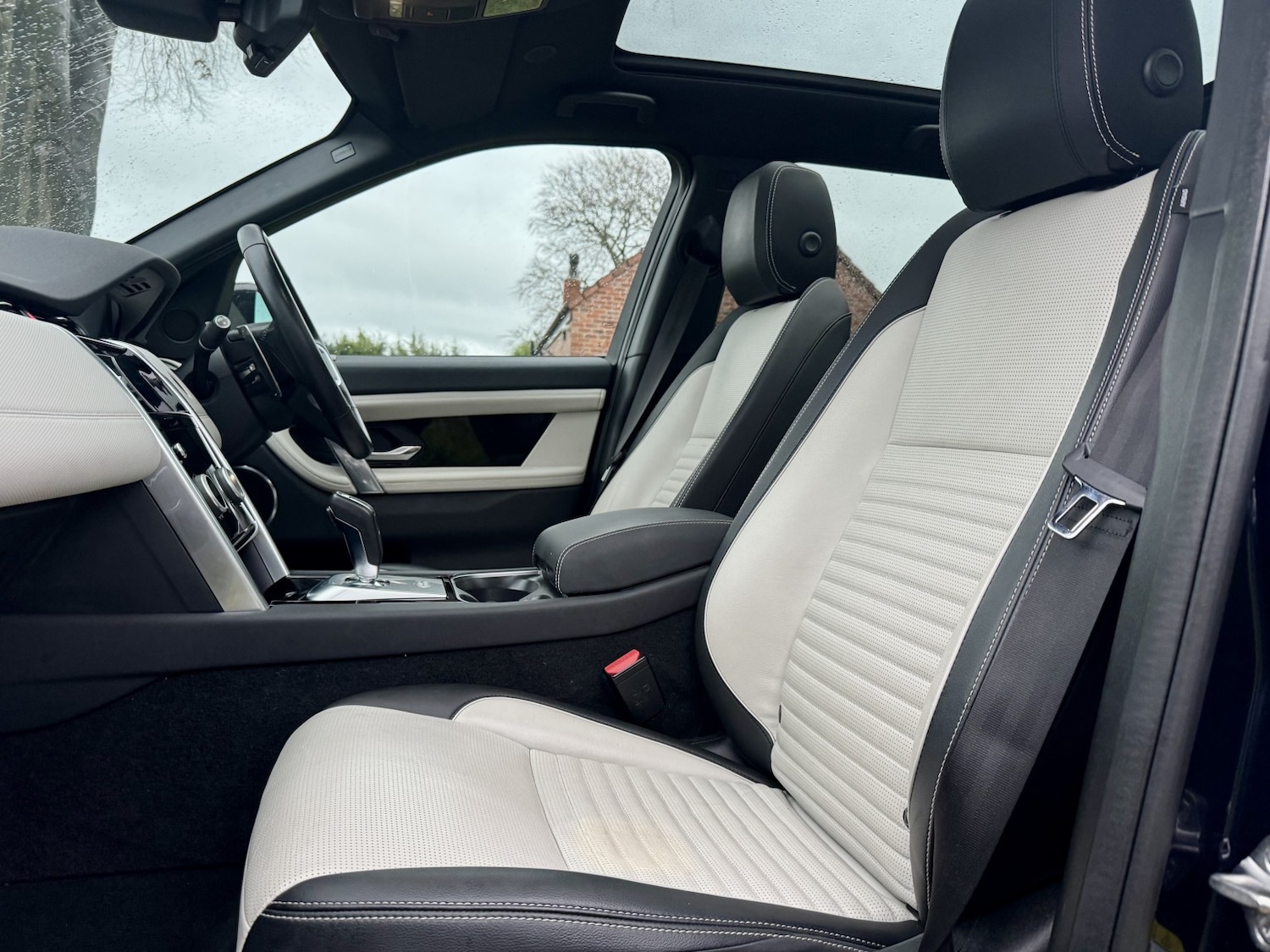 Used Land Rover Discovery Sport 2022 for sale - 76784978: Photo 8