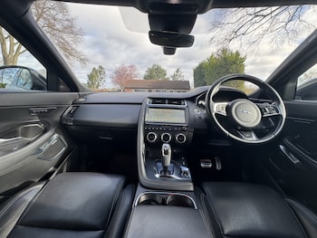 Used Jaguar E-Pace 2018 for sale - 77595420: Photo