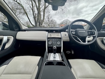 Used Land Rover Discovery Sport 2022 for sale - 77494759: Photo