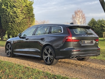 Used Volvo V60 2019 for sale - 76848727: Photo