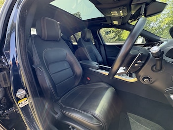 Used Jaguar XE 2019 for sale - 78703438: Photo