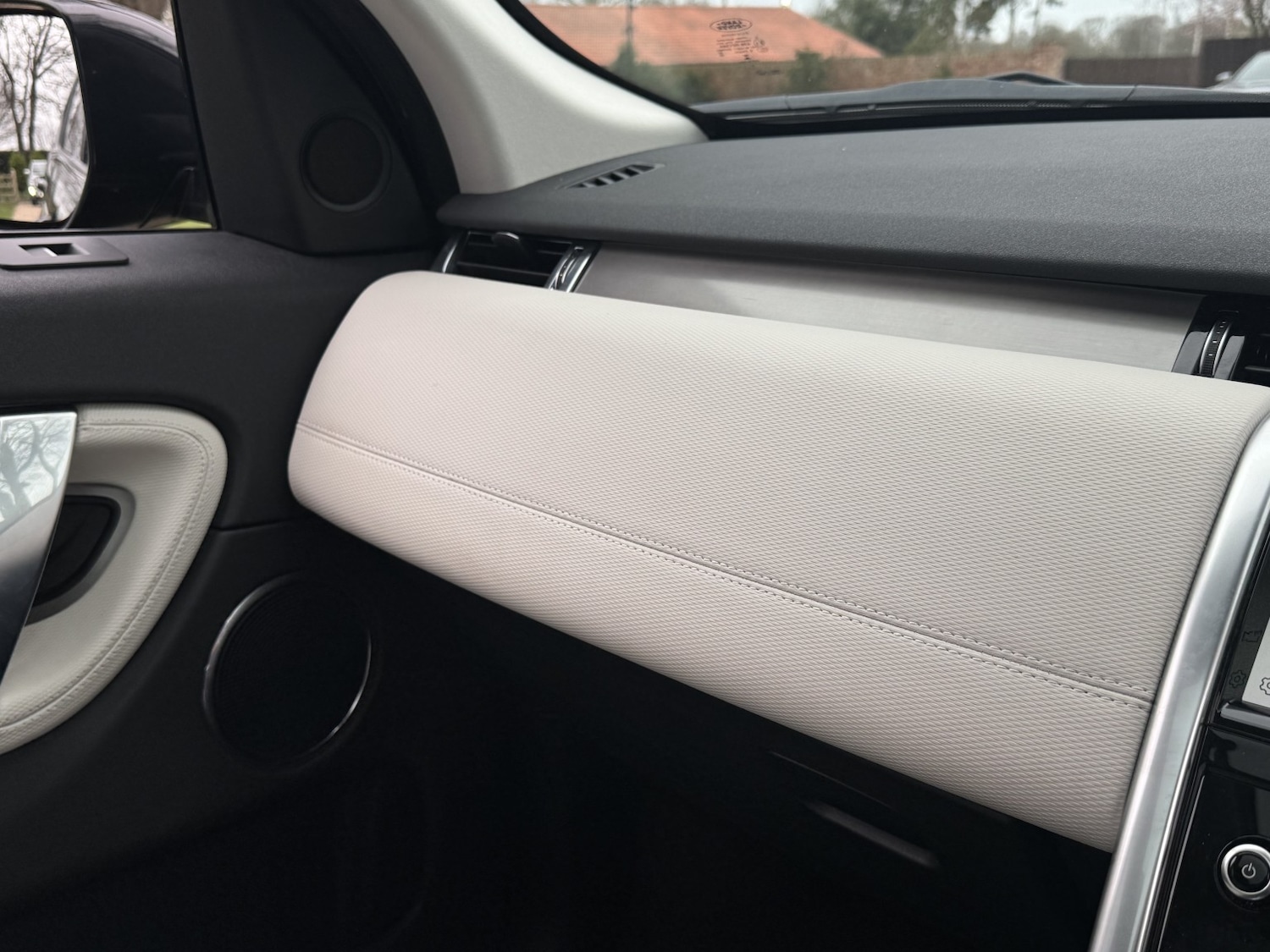 Used Land Rover Discovery Sport 2022 for sale - 78004333: Photo 10