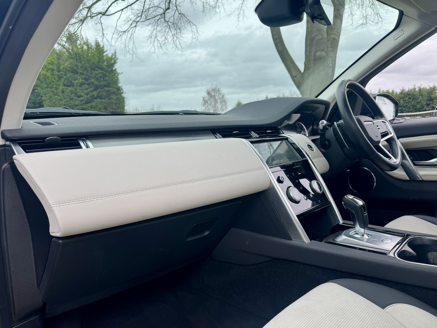 Used Land Rover Discovery Sport 2022 for sale - 78004333: Photo 9