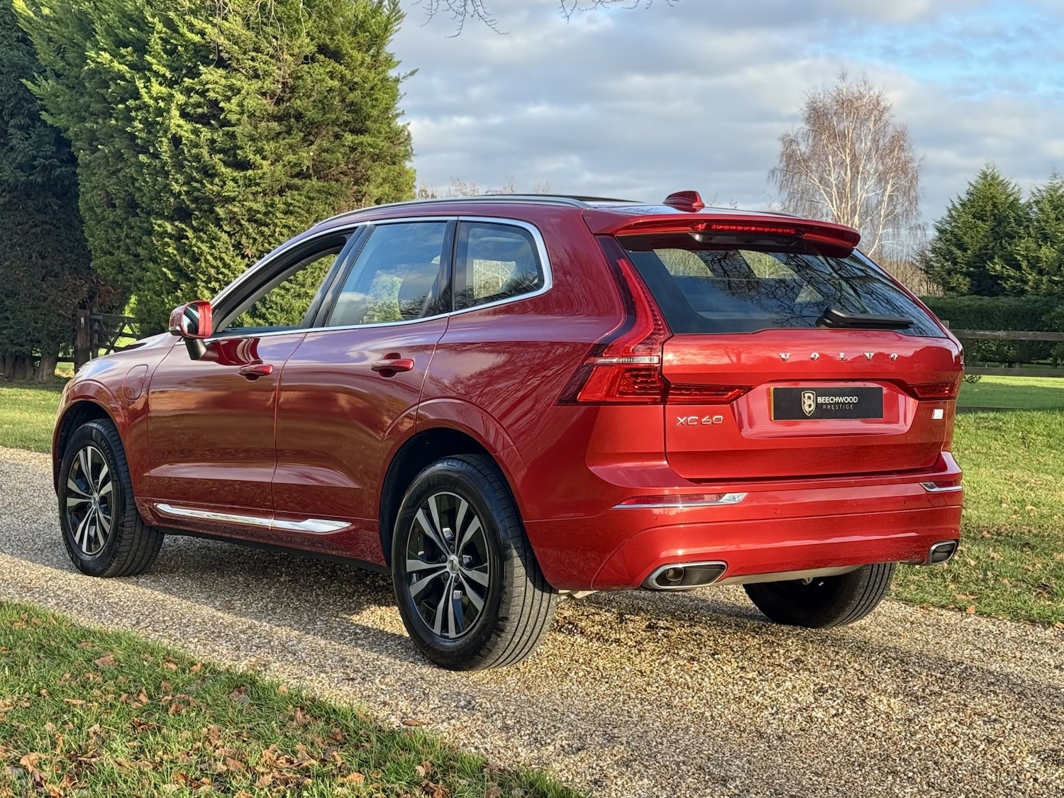 Used Volvo XC60 2021 for sale - 76863771: Photo 2