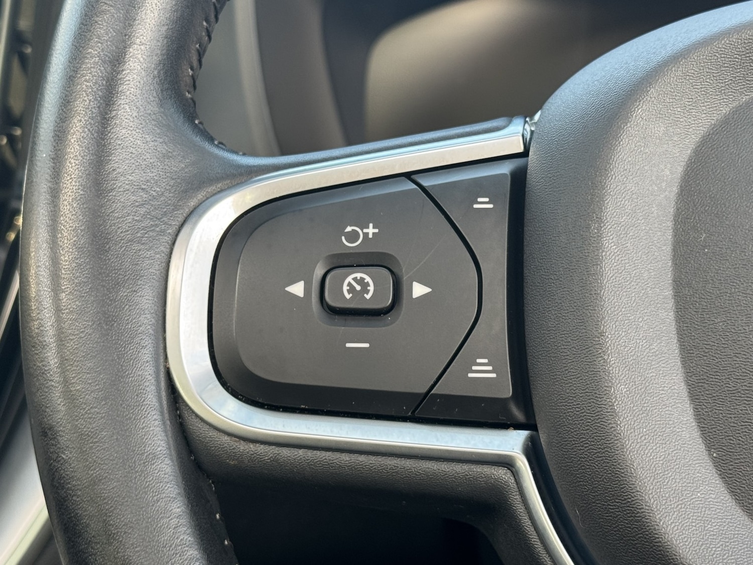 Used Volvo XC60 2021 for sale - 76863771: Photo 25