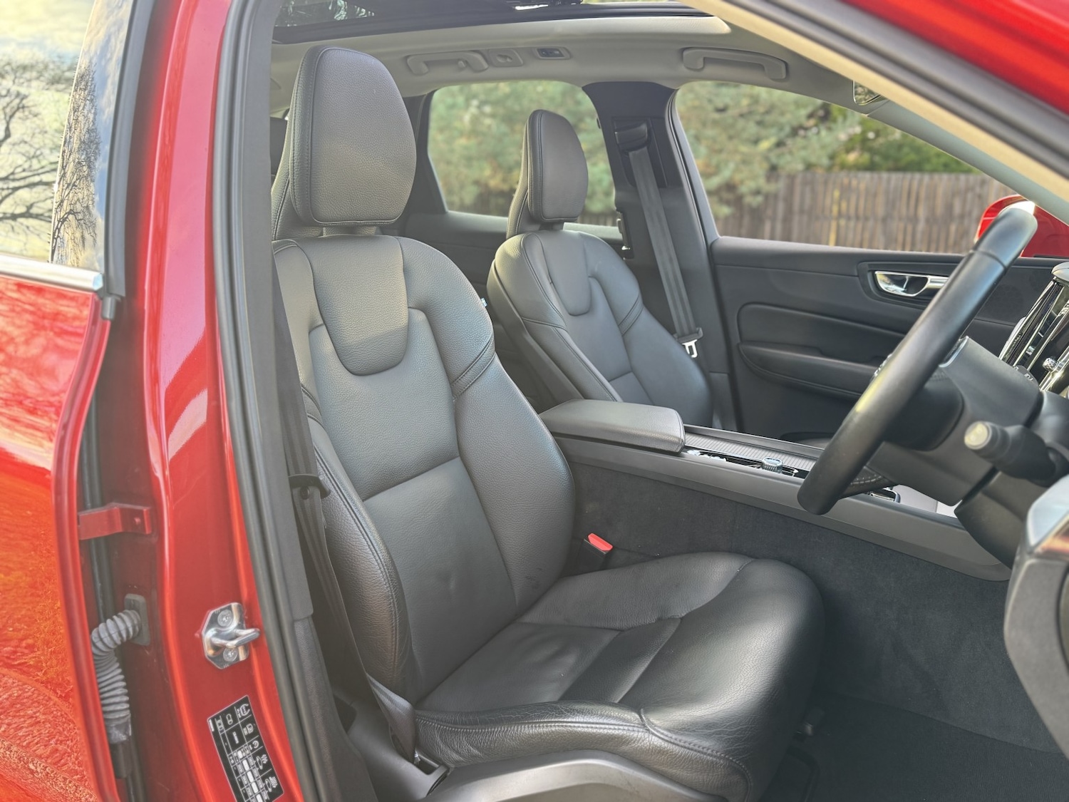 Used Volvo XC60 2021 for sale - 76863771: Photo 6