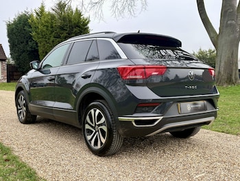 Used Volkswagen T-Roc 2021 for sale - 77494762: Photo