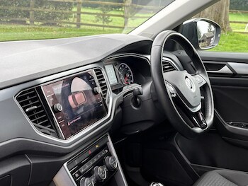 Used Volkswagen T-Roc 2021 for sale - 77494762: Photo