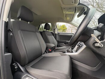 Used Volkswagen T-Roc 2021 for sale - 77494762: Photo