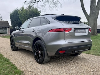 Used Jaguar F-Pace 2020 for sale - 77635364: Photo