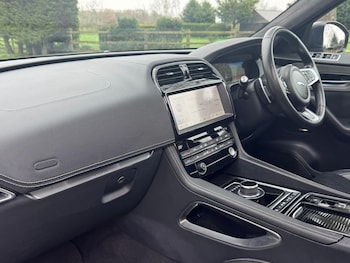 Used Jaguar F-Pace 2020 for sale - 77635364: Photo