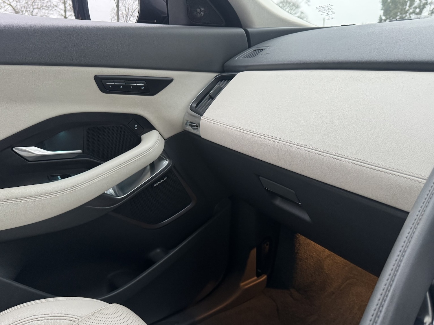 Used Jaguar E-Pace 2020 for sale - 77140738: Photo 21