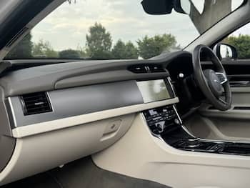 Used Jaguar XF 2019 for sale - 79625467: Photo