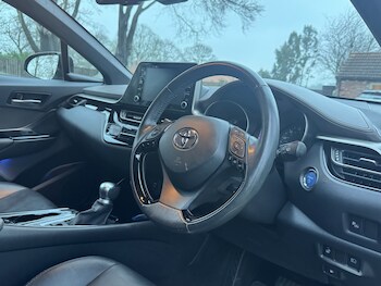 Used Toyota C-HR 2020 for sale - 77237076: Photo