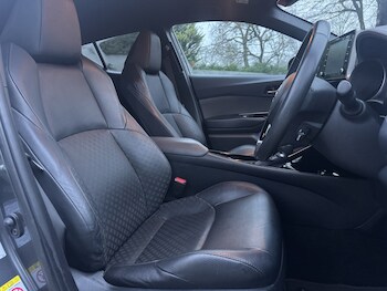 Used Toyota C-HR 2020 for sale - 77237076: Photo