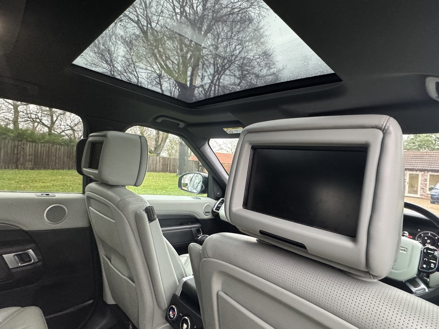 Used Land Rover Discovery 2018 for sale - 76863935: Photo 11