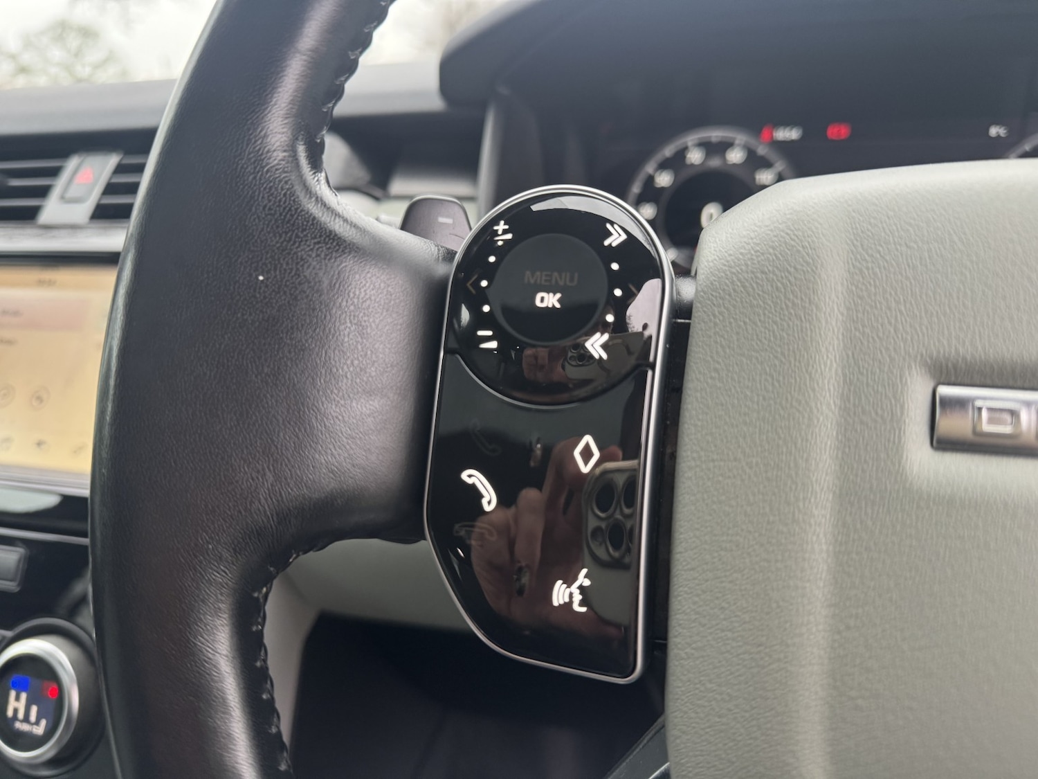 Used Land Rover Discovery 2018 for sale - 76863935: Photo 25