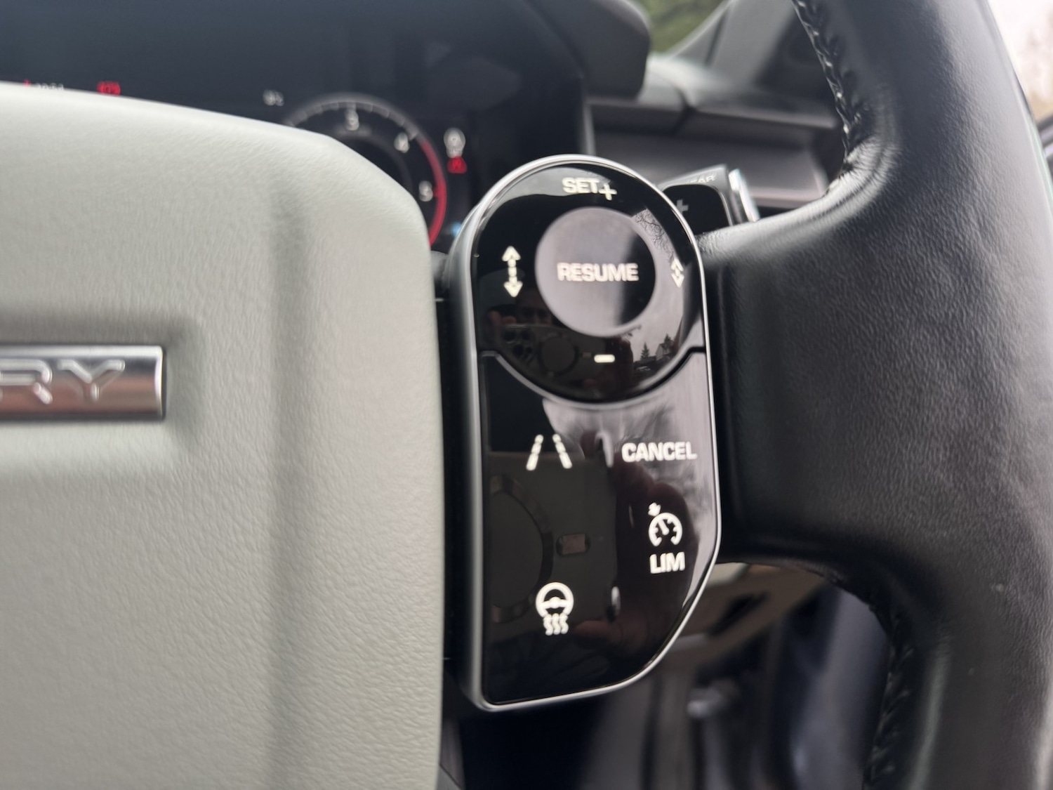 Used Land Rover Discovery 2018 for sale - 76863935: Photo 26