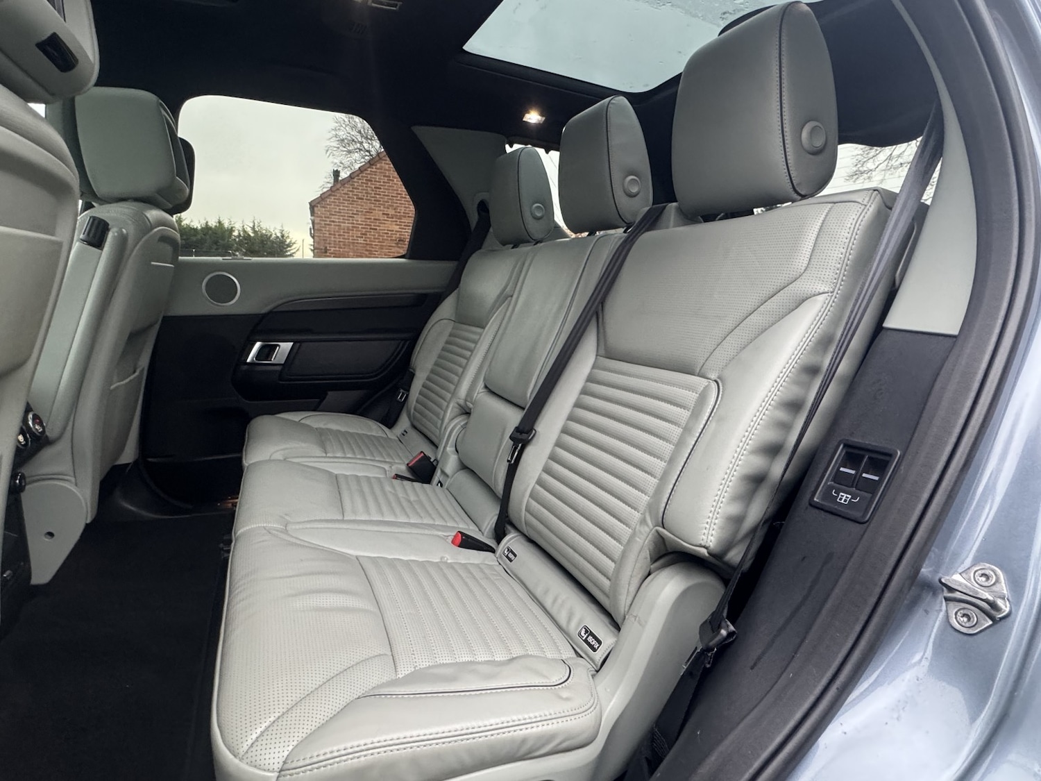 Used Land Rover Discovery 2018 for sale - 76863935: Photo 31