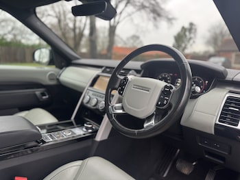 Used Land Rover Discovery 2018 for sale - 76863935: Photo