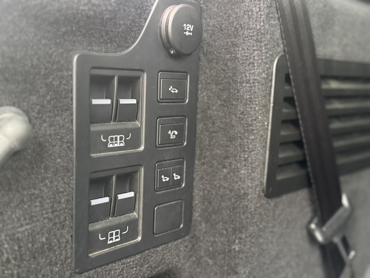 Used Land Rover Discovery 2018 for sale - 76863935: Photo 40