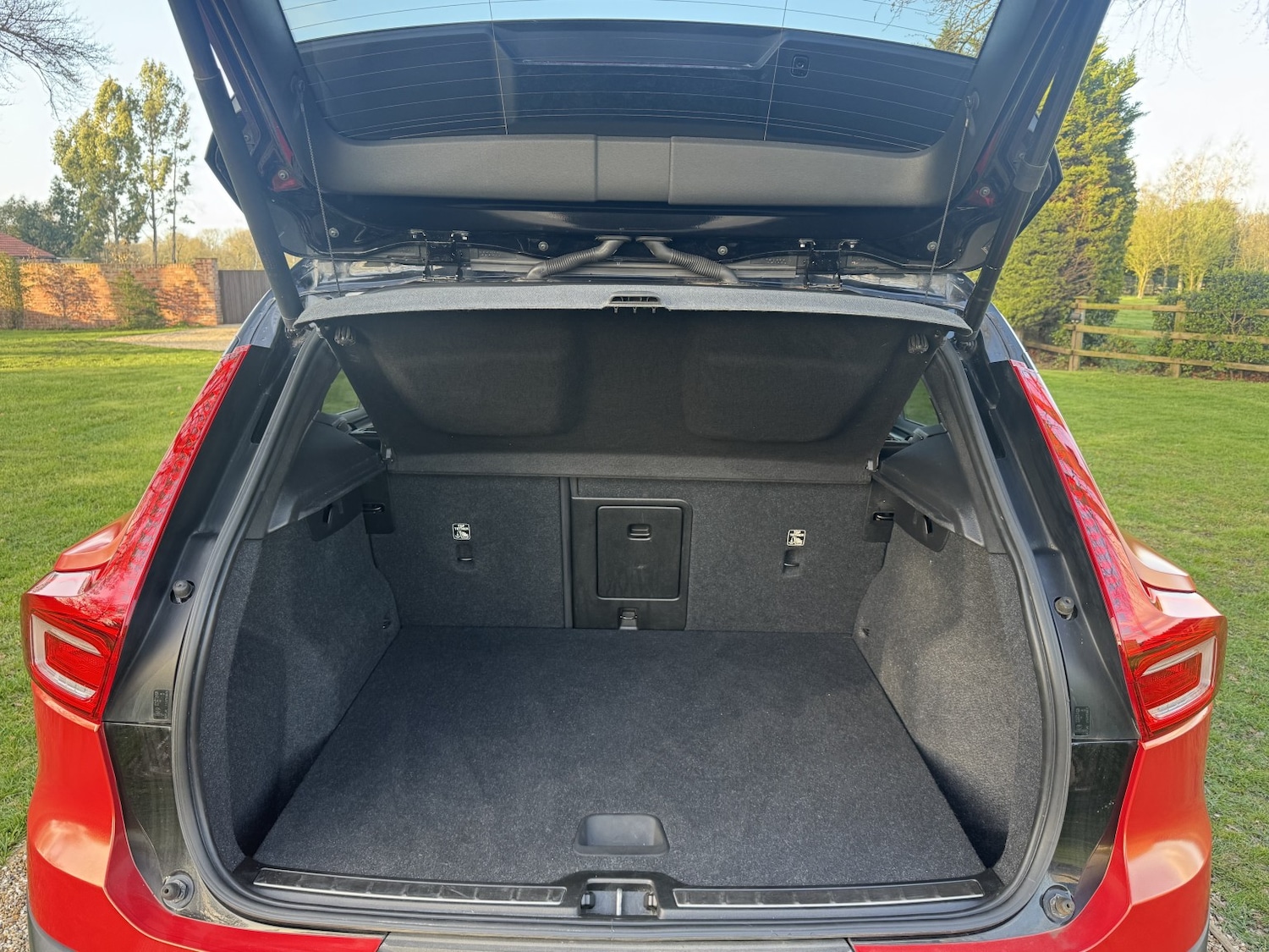 Used Volvo XC40 2019 for sale - 78045597: Photo 41