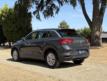 Used Volkswagen T-Roc 2019 for sale - 79471130: Photo