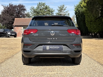 Used Volkswagen T-Roc 2019 for sale - 79471130: Photo