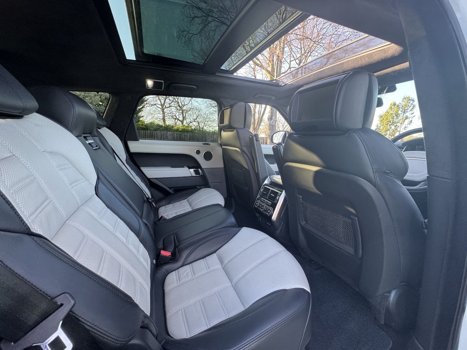 Used Land Rover Range Rover Sport 2015 for sale - 77921454: Photo 10