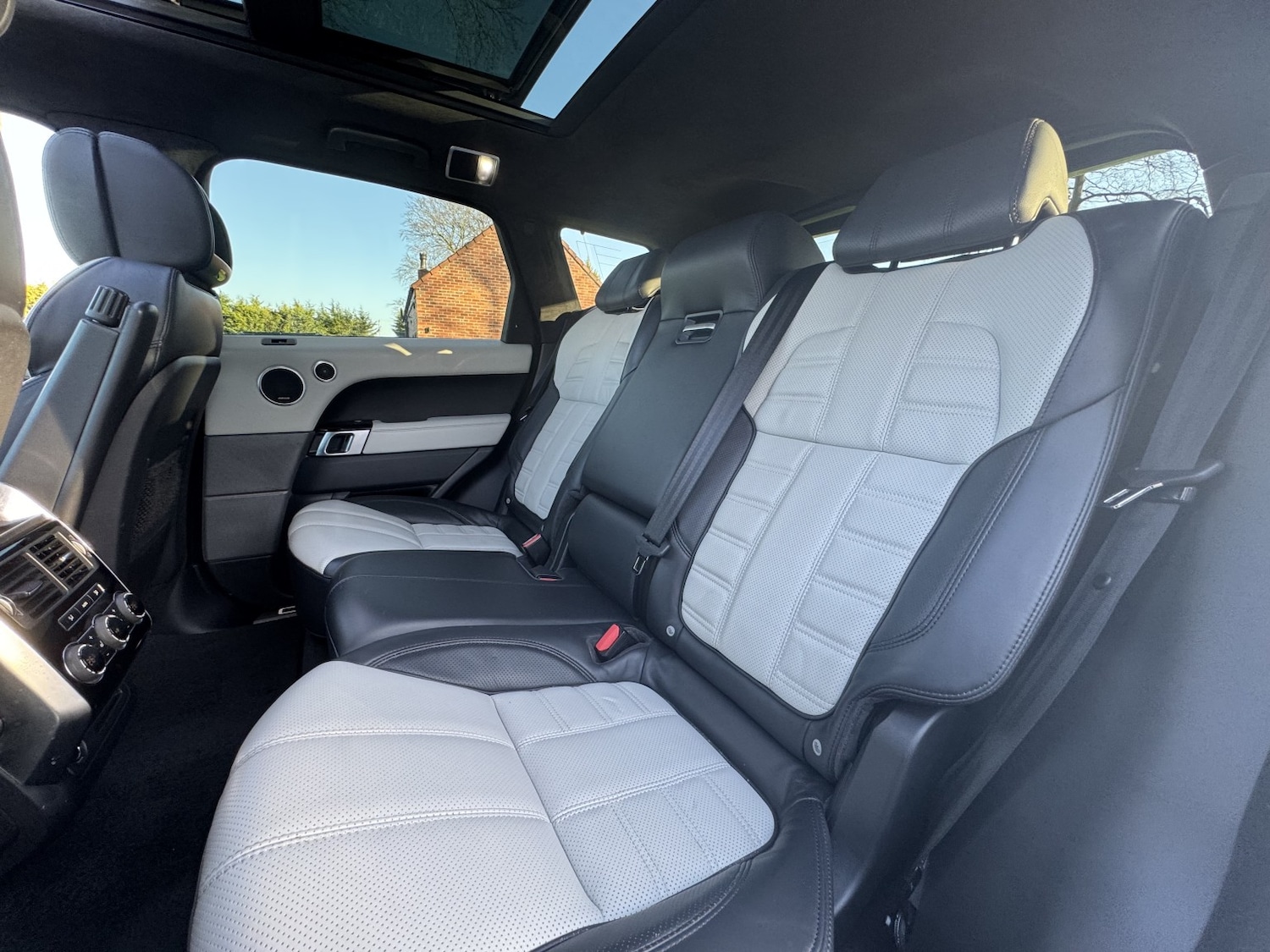 Used Land Rover Range Rover Sport 2015 for sale - 77921454: Photo 29