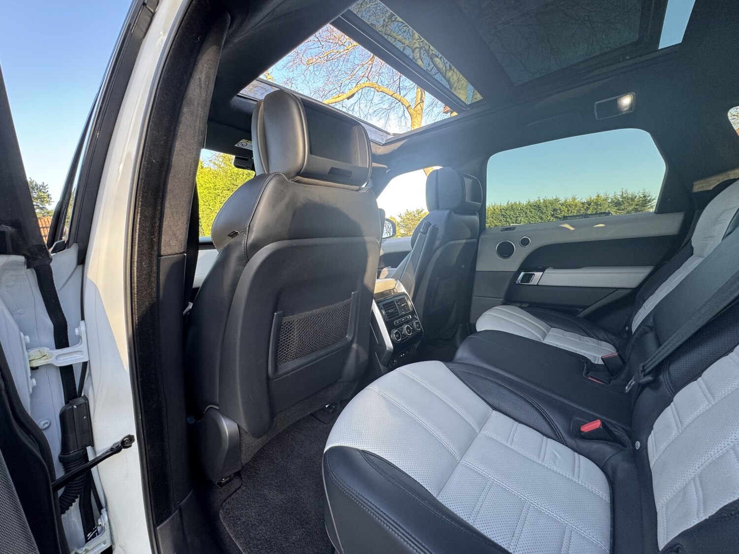 Used Land Rover Range Rover Sport 2015 for sale - 77921454: Photo 9